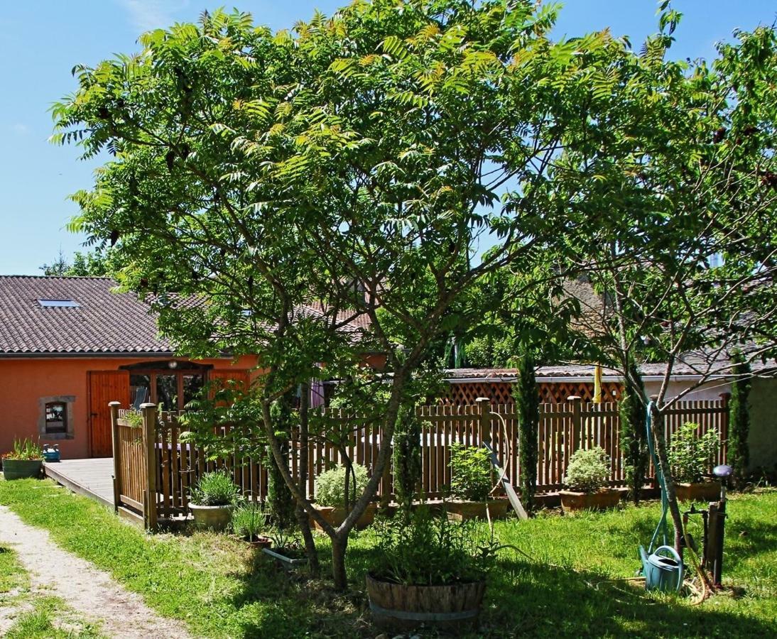 Villa Le Fil Rouge à Saint-Pierre-d'Aurillac Extérieur photo